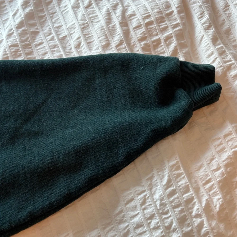 ALO SWEATSET Dark Green Crewneck Sweatshirt and Sweatpants Set